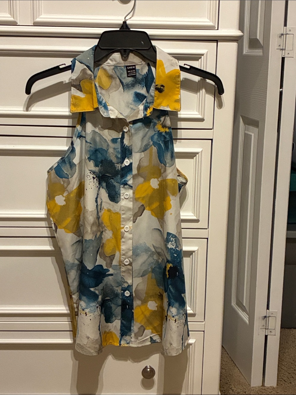 SHEIN Yellow & Blue Floral Button-Up Sleeveless Top